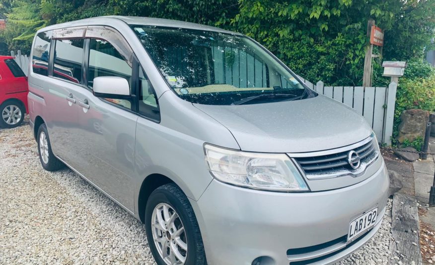 2007 Nissan Serena 8 Seater