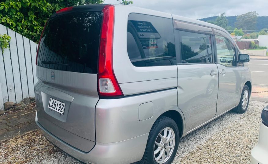 2007 Nissan Serena 8 Seater