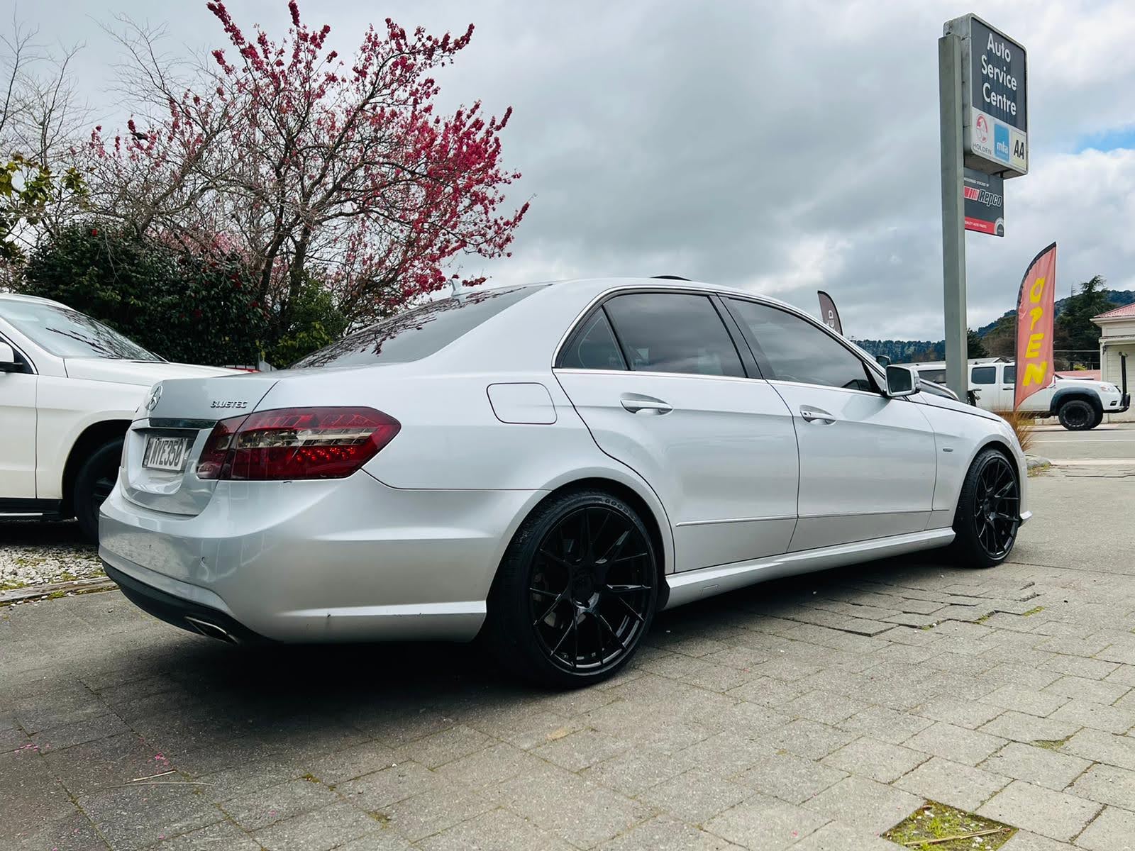 2010 Mercedes-Benz E350 CDI AMG Sunroof