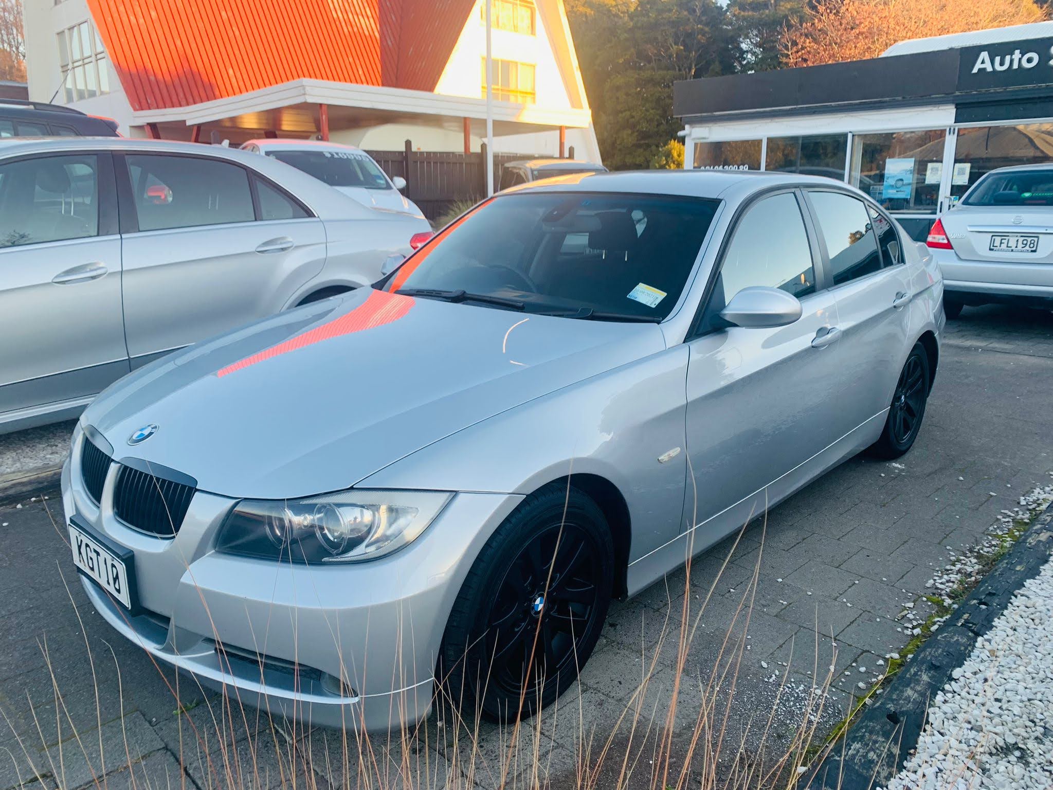 2008 BMW 320i “Low Kms”