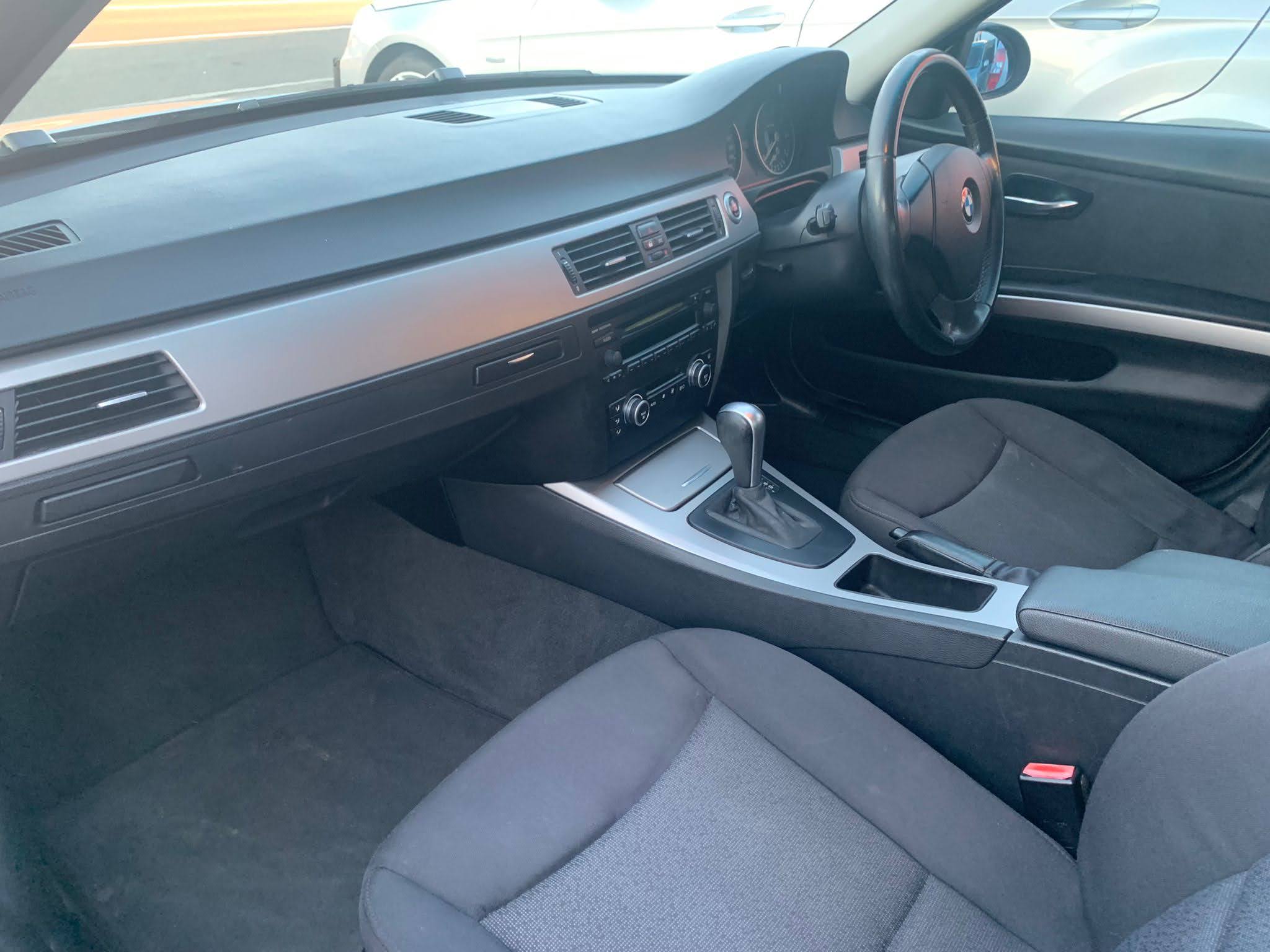 2008 BMW 320i “Low Kms”