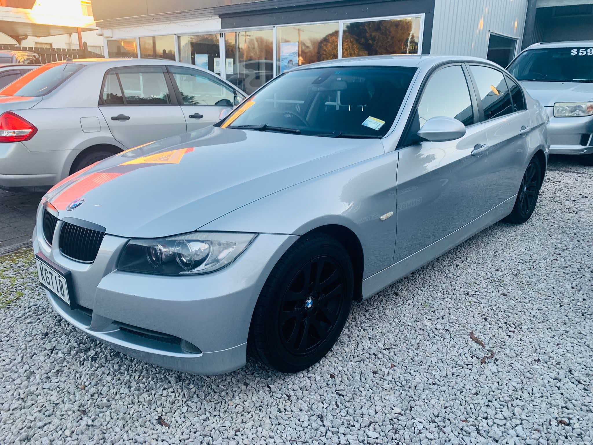 2008 BMW 320i “Low Kms”