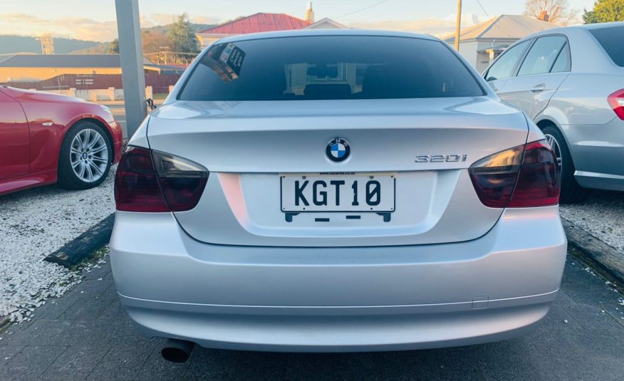 2008 BMW 320i “Low Kms”