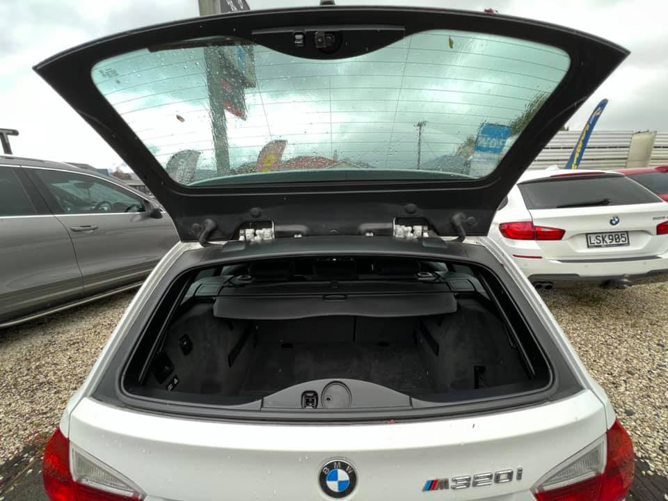 2007 BMW 320i Touring Msport White