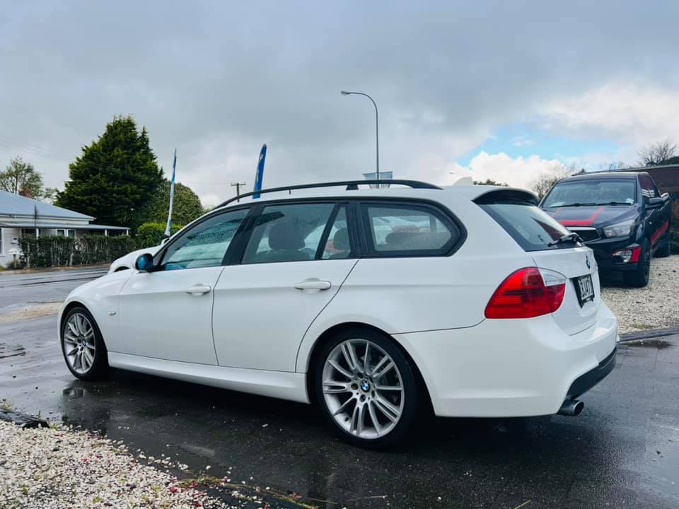 2007 BMW 320i Touring Msport White